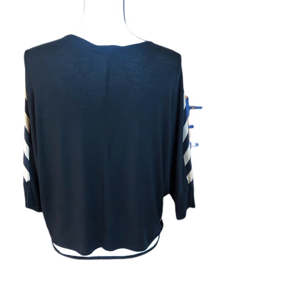 19 Cooper Stripe top with Dolman Sleeves - Picture 5 of 6